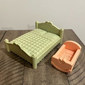 Vintage 90’s PLAYSKOOL DOLL HOUSE FURNITURE GREEN BED & BABY CRIB M6094 M6095